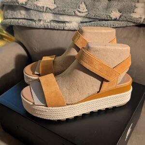 Sorel Tan Cameron Flatform Sandals